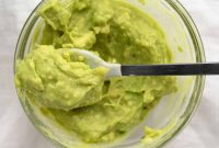 How to Make Avocado Puree for Baby Food