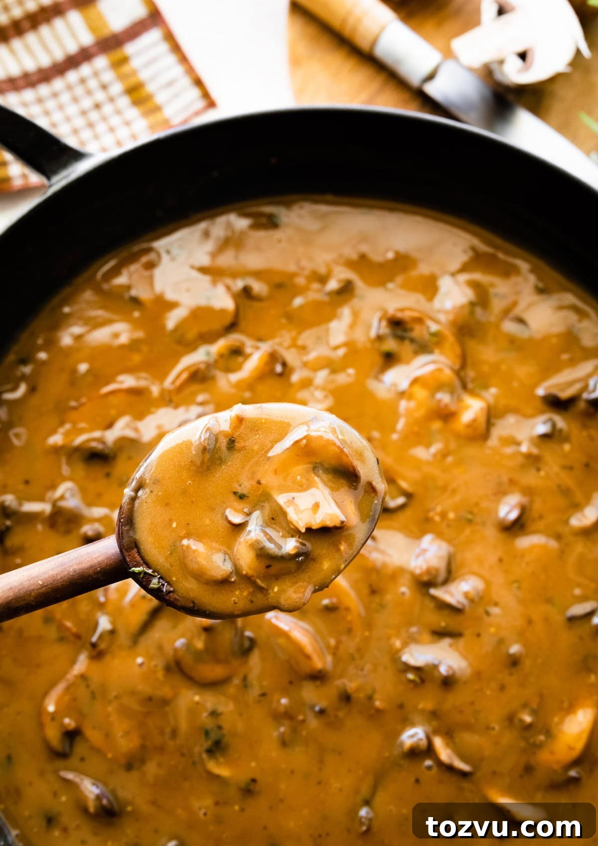 How to Make Mushroom Gravy from Scratch 12 Add the mushrooms back to the skillet and serve.