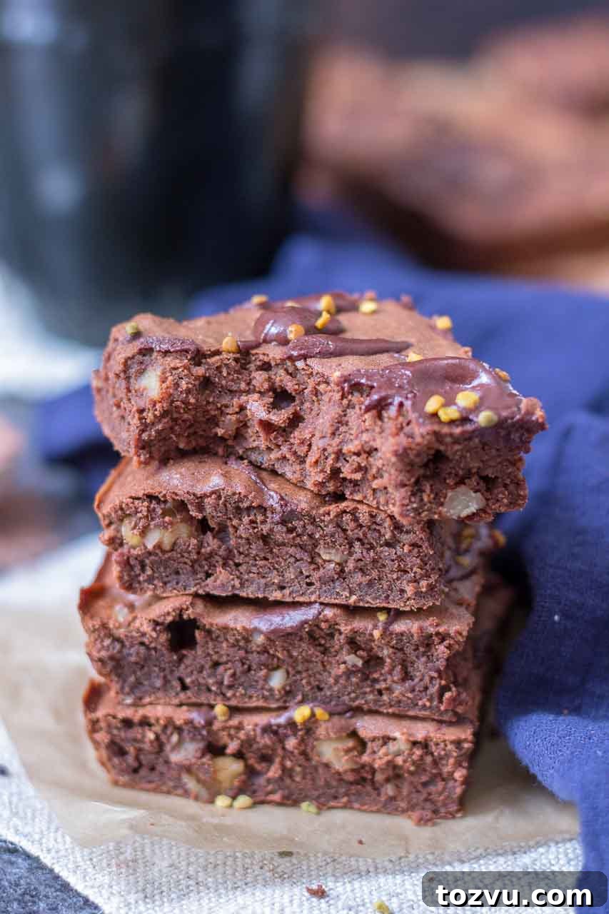 Fudgy Walnut Brownies with Dark Chocolate 6 Fudgy Cacao Walnut Brownies
