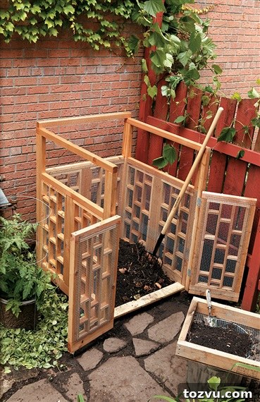37 Creative DIY Compost Bin Ideas 13 Wood Frame Compost Pile